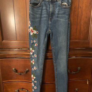 Zara Embroidered Floral Jeans size US 04
